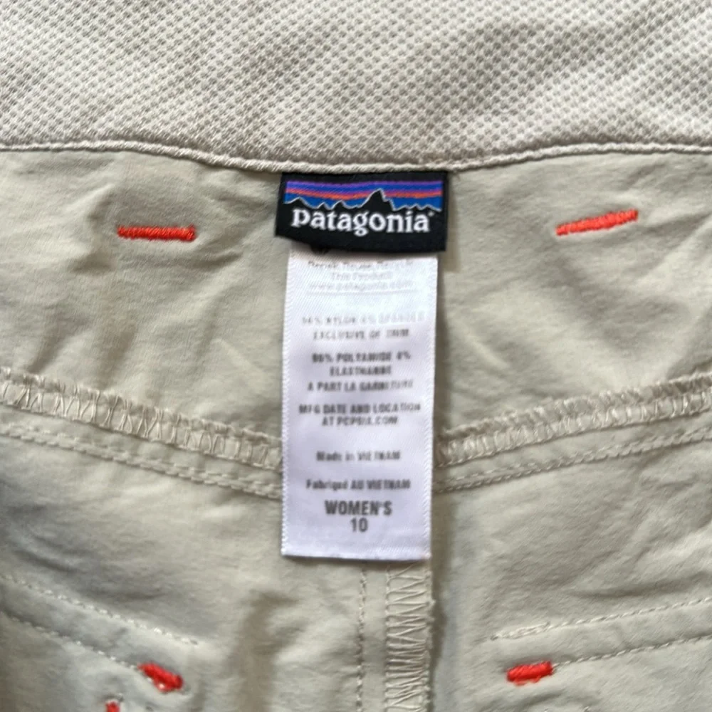 Patagonia Women’s Shorts 10 khaki - Picture 3 of 7